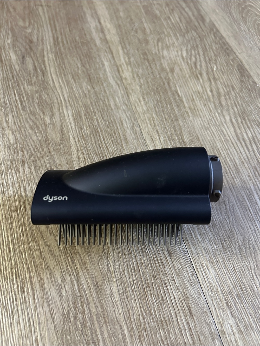 Dyson Airwrap smoothing brush attachment